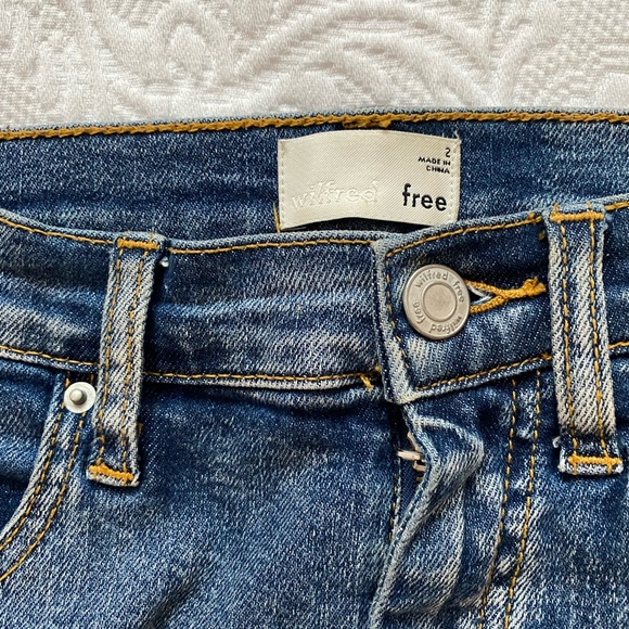 Wilfred Jean skirt, amazing condition, super comfortable!! STAPLE - Picture 2 of 4